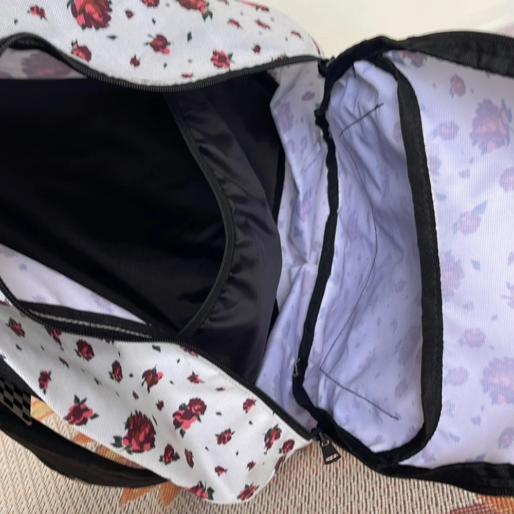 VANS Ranger 2 Prints Roses White Women's Backpack VN0A7UFM3KS
NWT - Picture 5 of 16